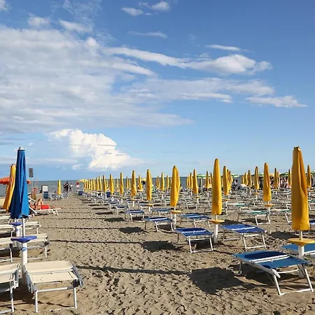 Modern With A Fenced Garden Lignano Sabbiadoro