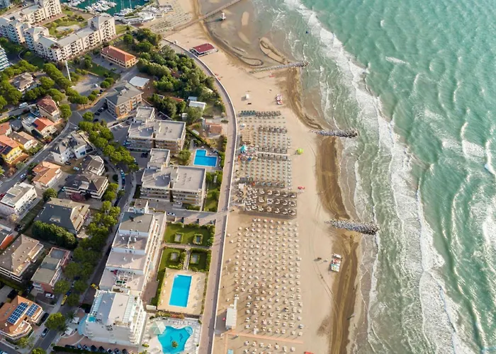 Villa Modern With A Fenced Garden *